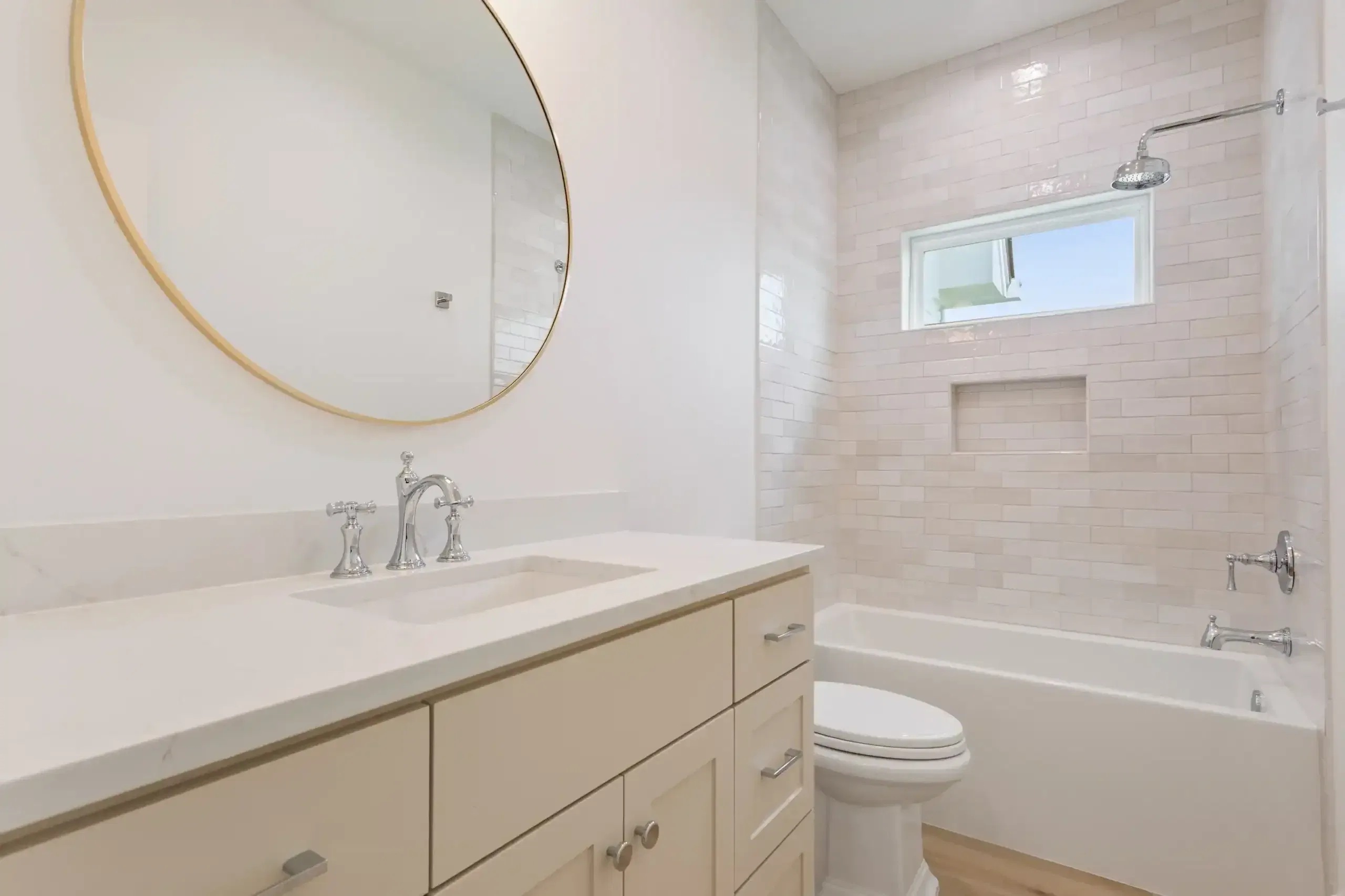 Keith Gunn Construction Woodway, Texas - Home Builder Luxury Bathroom Designs