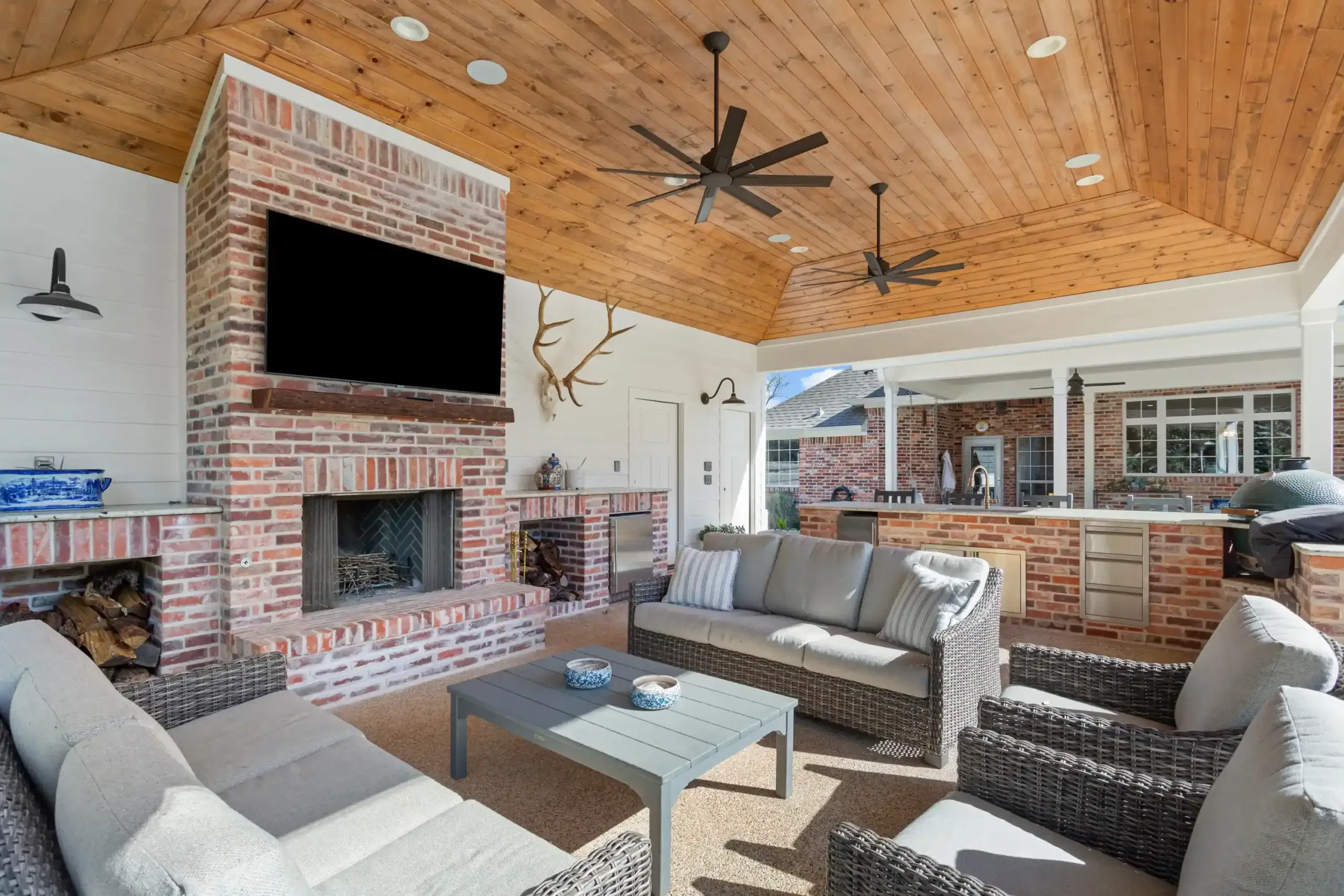 Keith Gunn Construction Waco, Texas Home builder - Outdoor Living Room Area