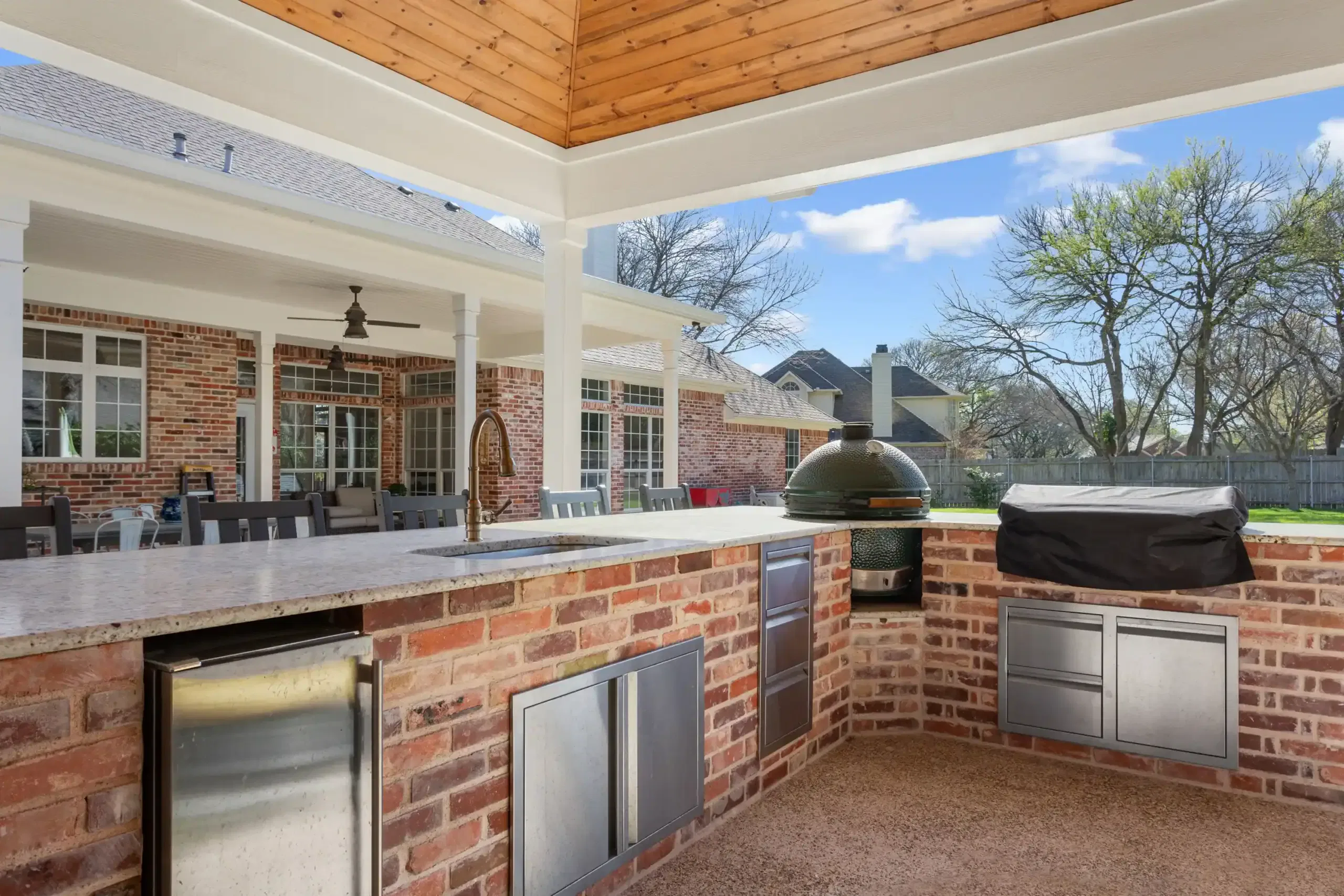 Keith Gunn Construction Waco, Texas Home builder - Outdoor Grand Cooking Area