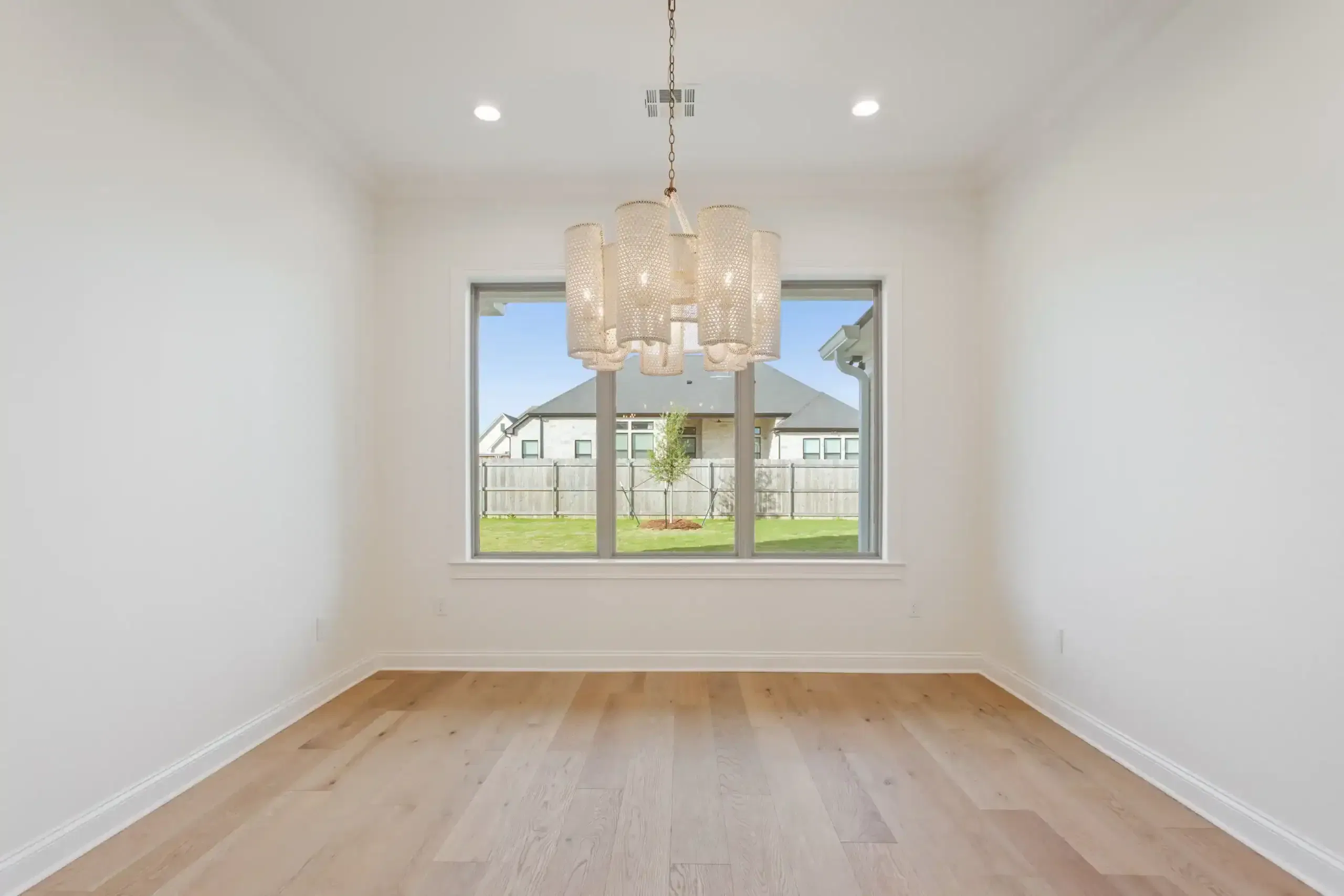Keith Gunn Construction Waco, Texas Home builder - Dining Window View
