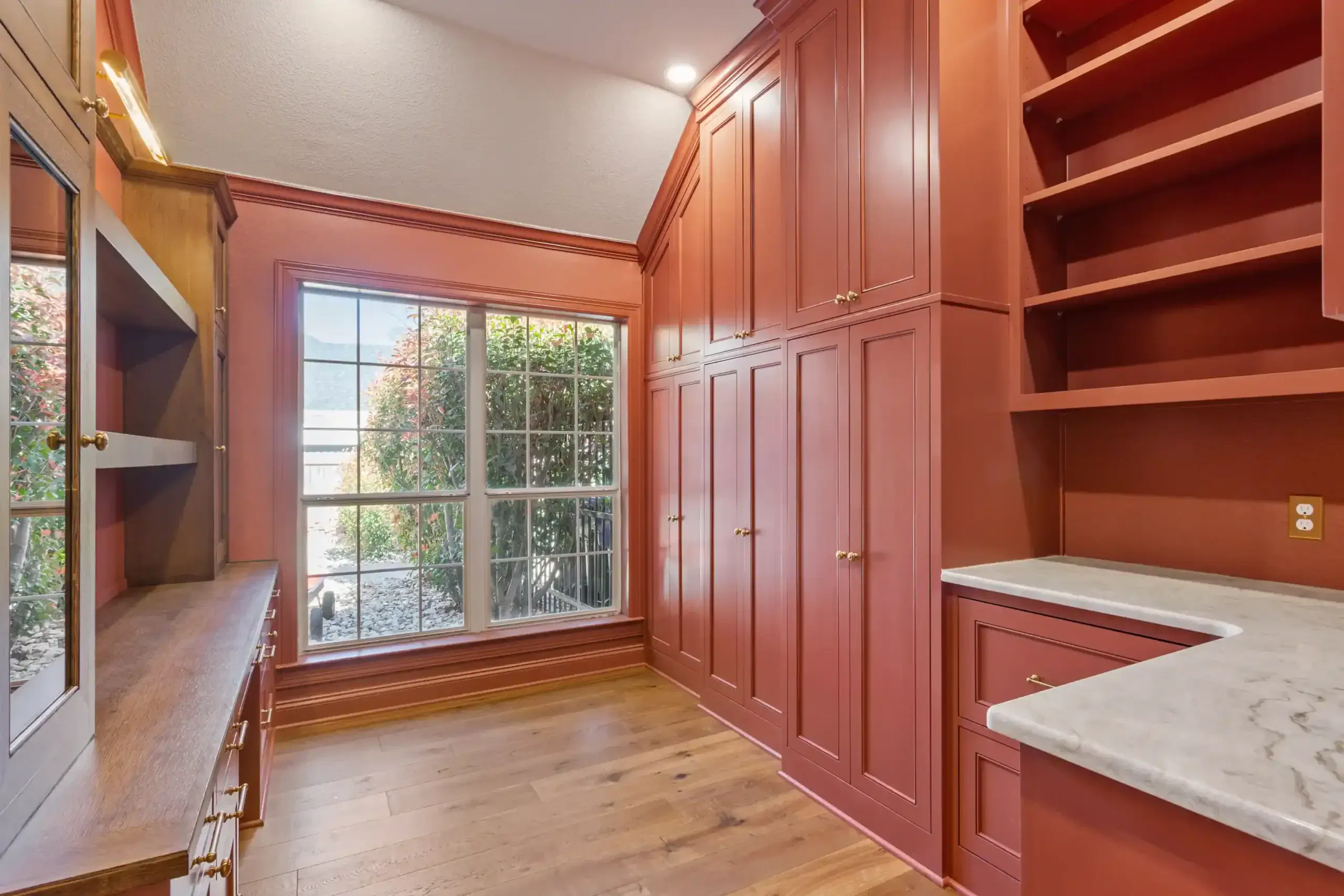 Keith Gunn Construction Waco, Texas Home builder - Cabinet Storage Designer Colors