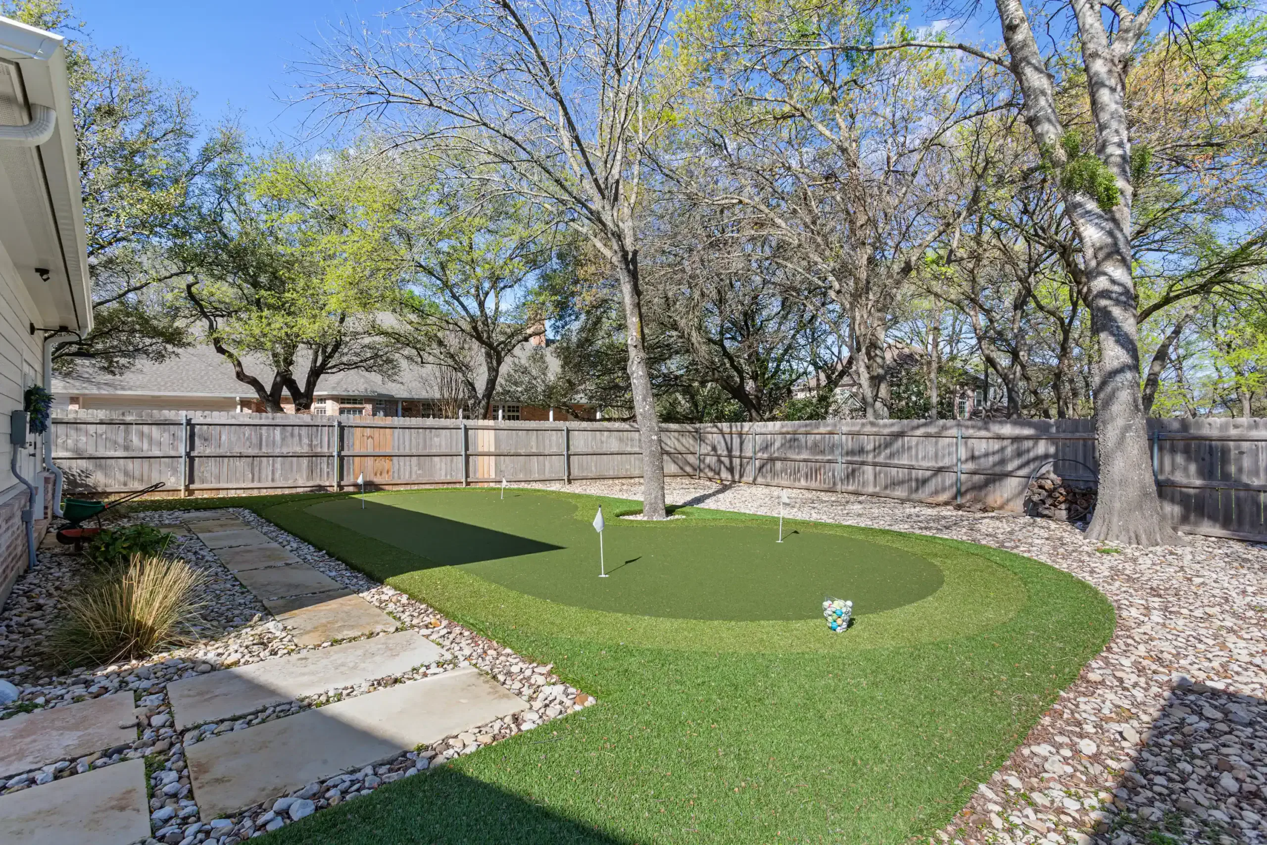 Keith Gunn Construction Waco, Texas Home builder - Backyard Putting Green Design