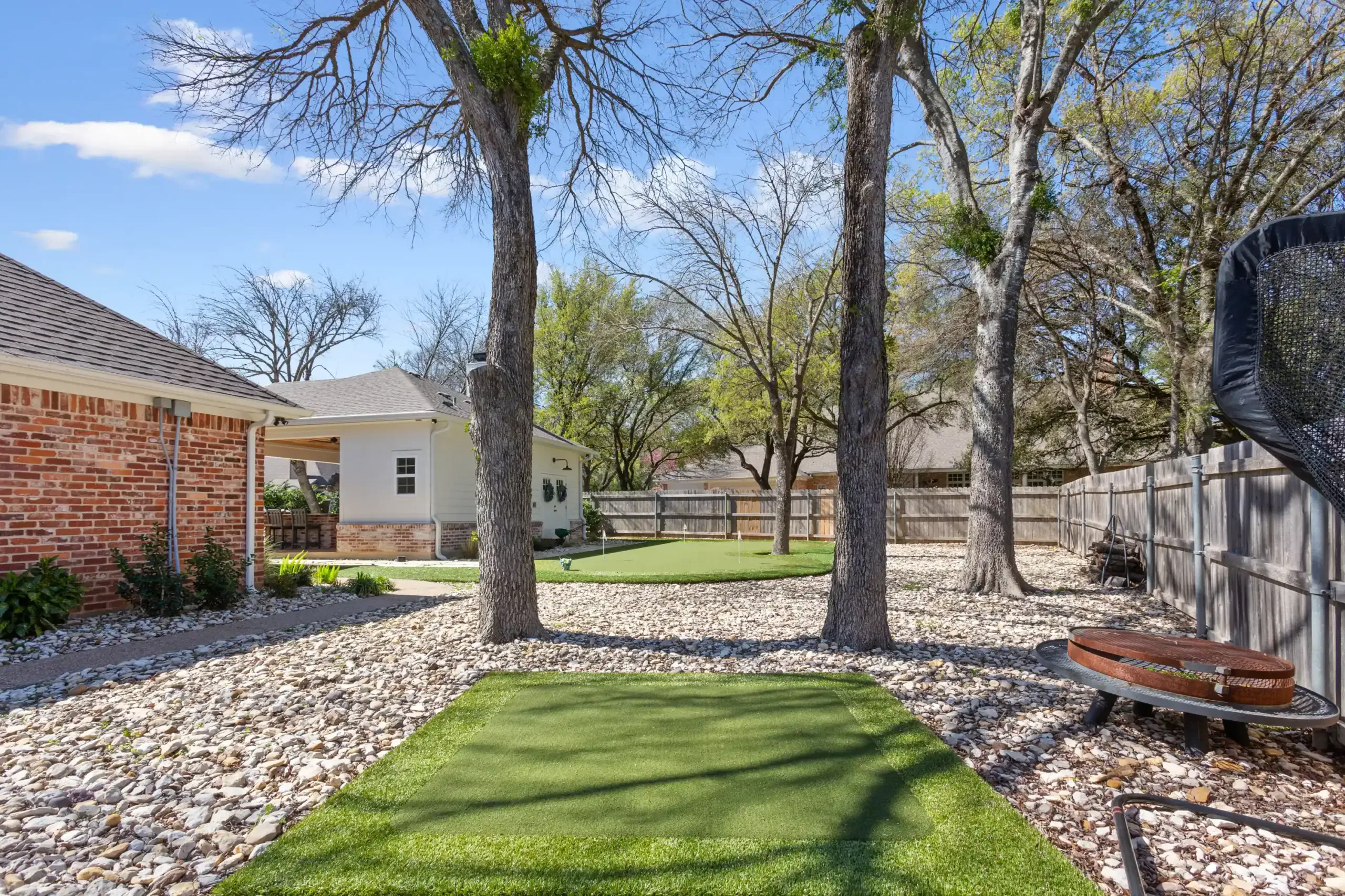 Keith Gunn Construction Waco, Texas Home builder - Yard Putting Green