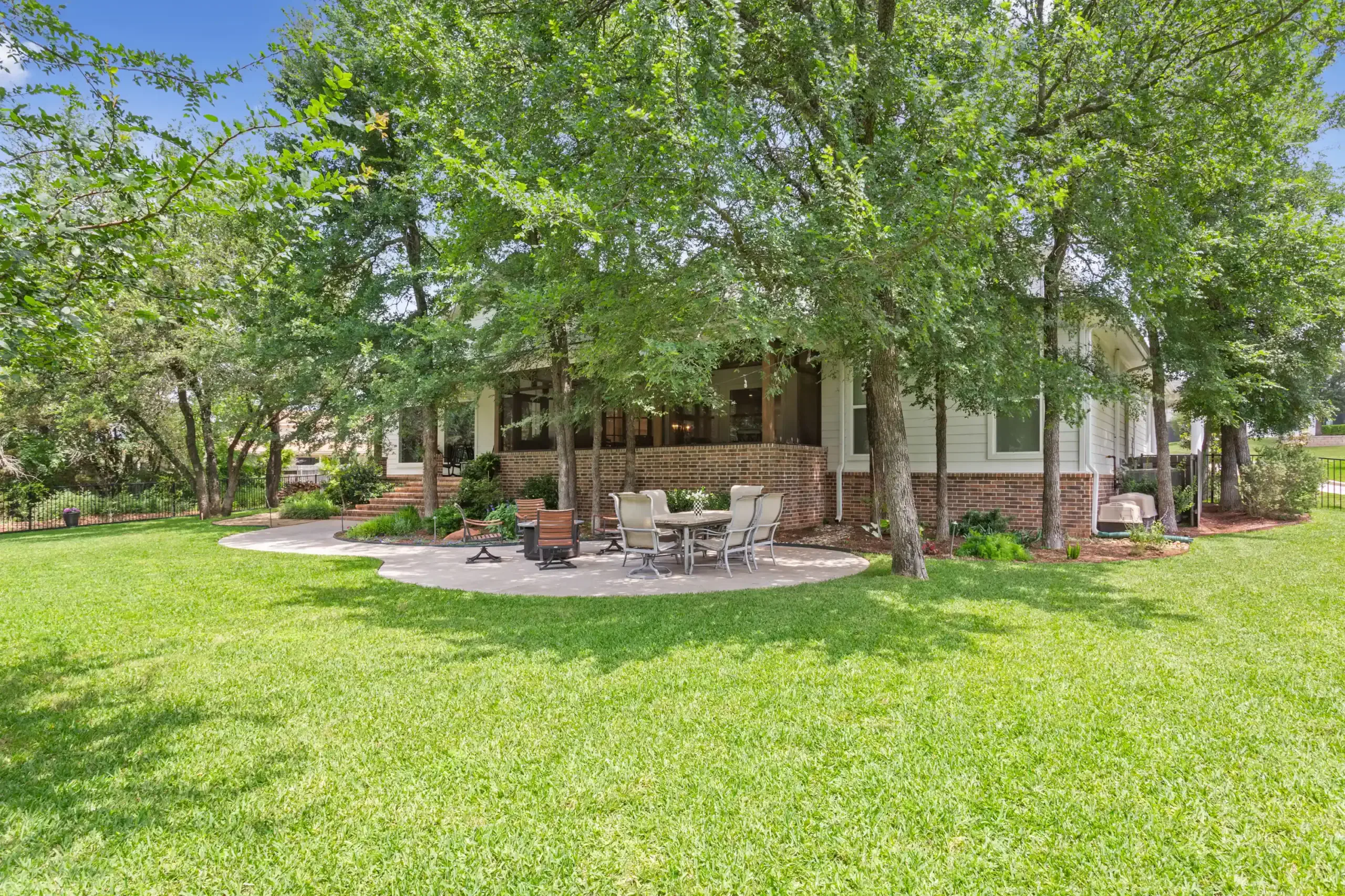 Keith Gunn Construction Hewitt, Texas Custom Home Builder - Backyard Area